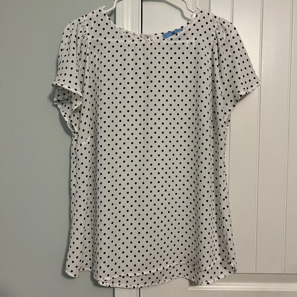 CeCe White & Black Polka Dot Flutter Sleeve Blouse – Size L